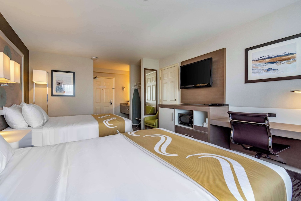Standard Room, 2 Queen Beds, Non Smoking - Photo 2