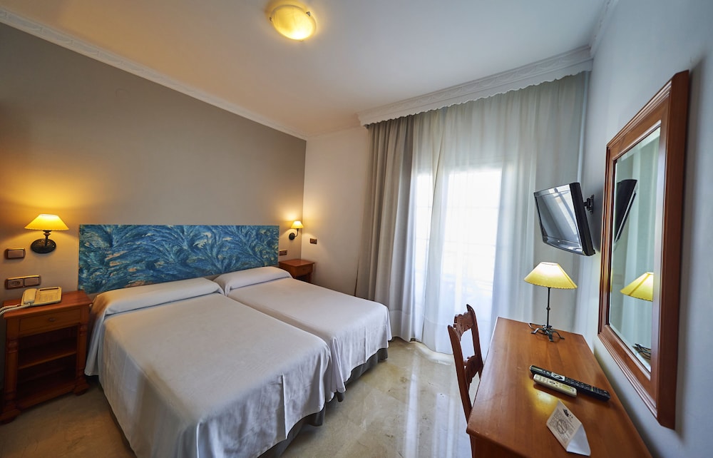 Standard Double or Twin Room photo 2