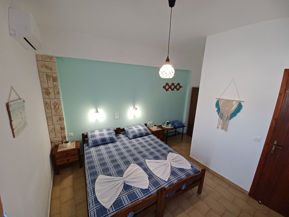 Double or Twin Room, Mountain View photo 3