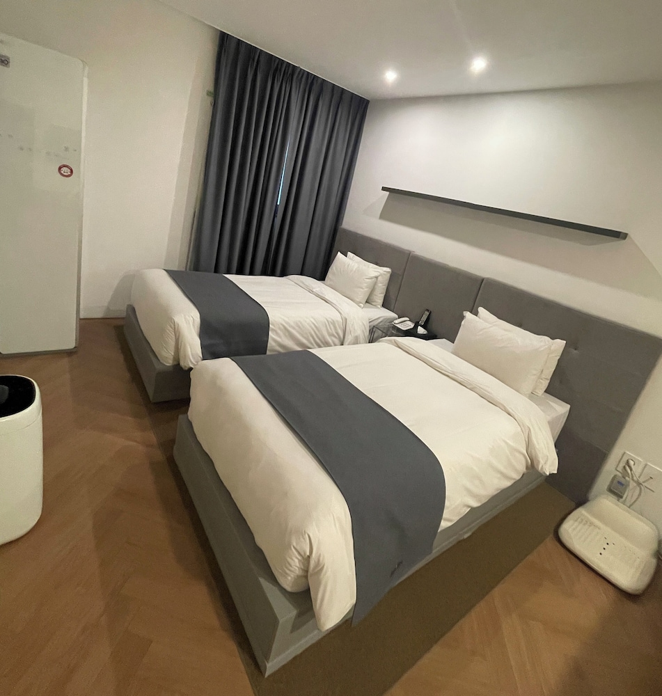 Premium Family Triple Room photo 1