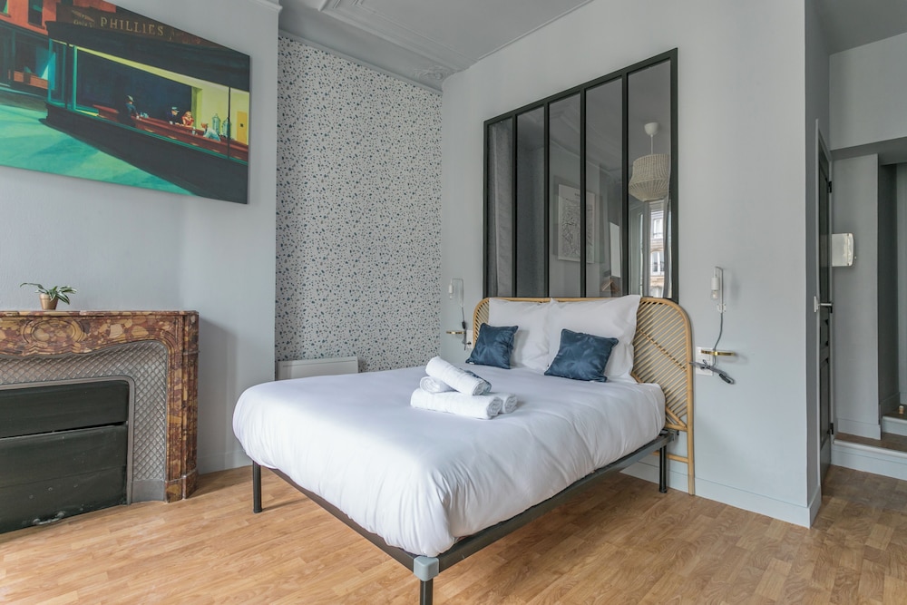 Apartment photo 2