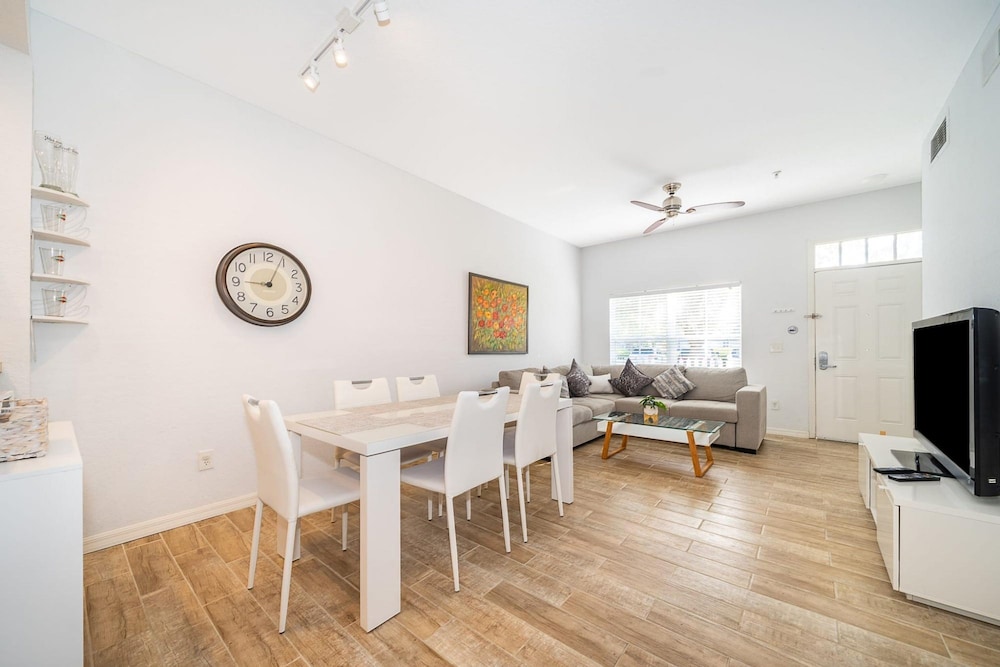 Enchanted Townhome Near Disney Parks 3Br, Photo 3