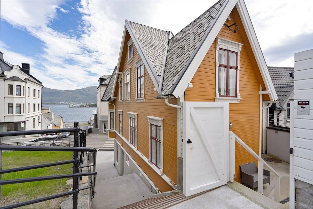 Cozy 1-bedroom Apartment in Ålesund's Heart, Kuva 5