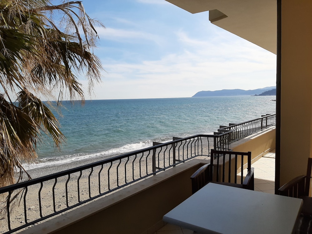 Deluxe Apartment, Sea View, Poolside photo 1