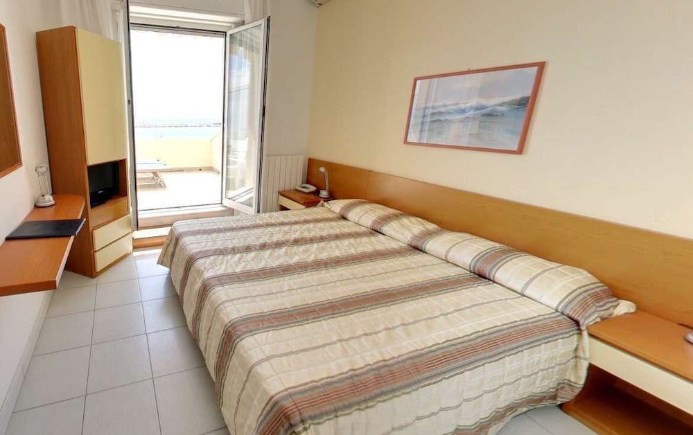 Double Or Twin Room photo 3