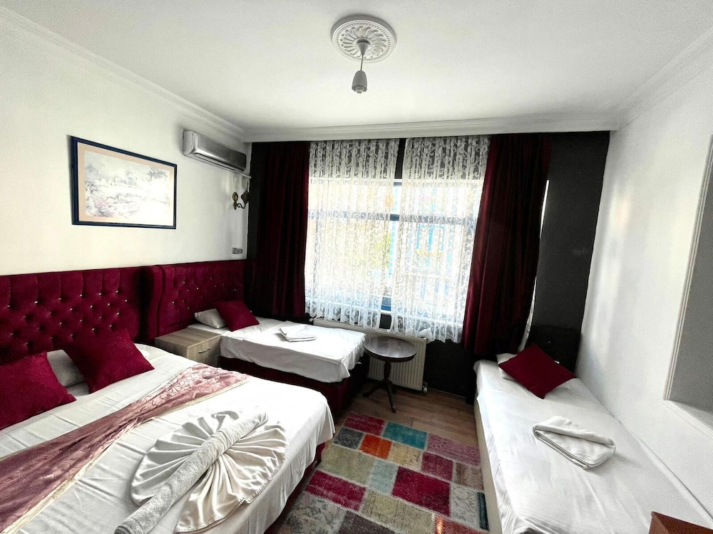 Family Quadruple Room photo 1