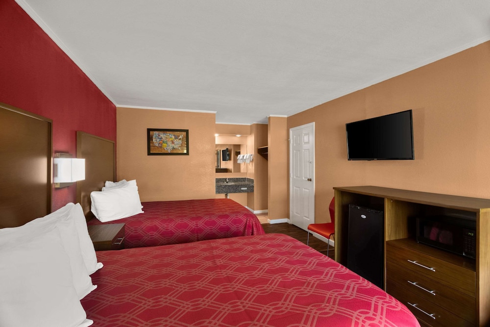 Standard Room, 2 Double Beds, Non Smoking photo 2