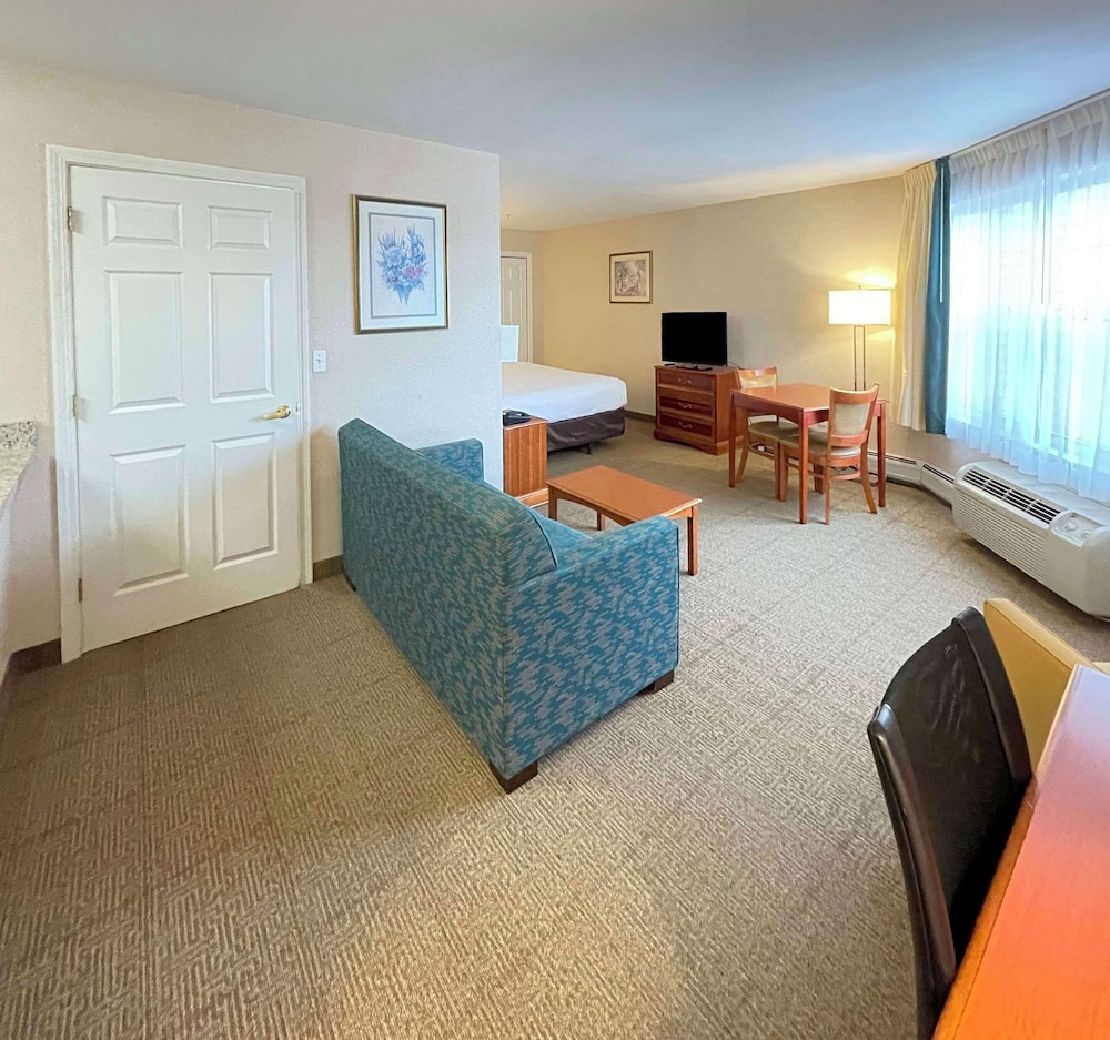 Suite, Multiple Beds, Non Smoking photo 1