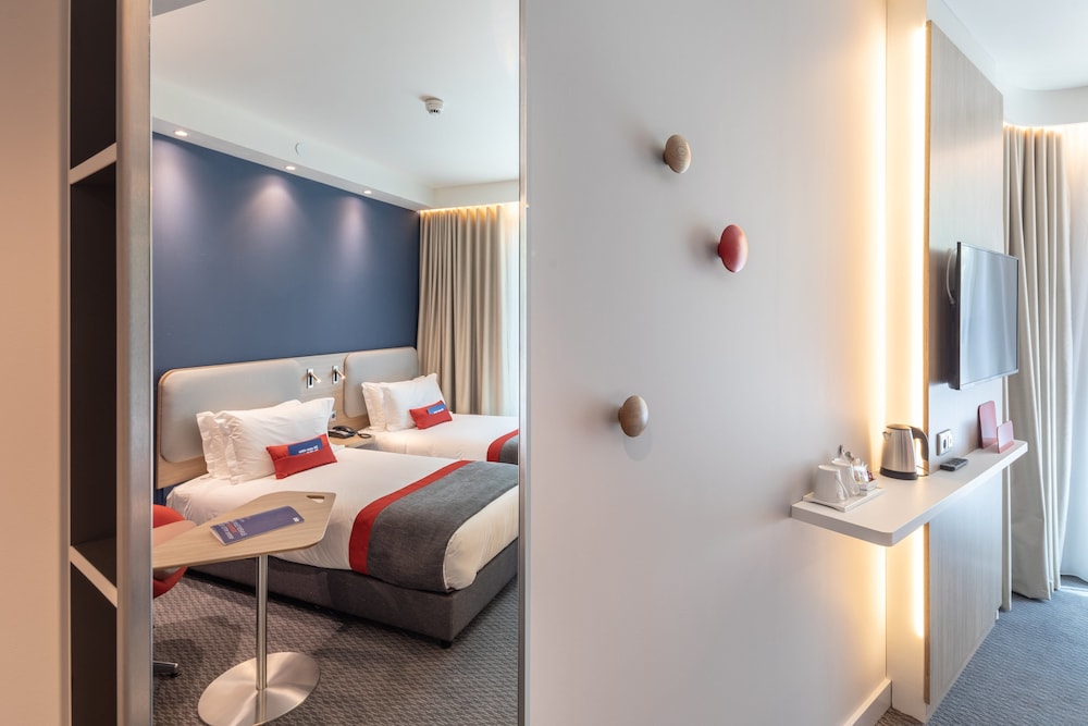 Standard Room, 2 Twin Beds - Photo 8