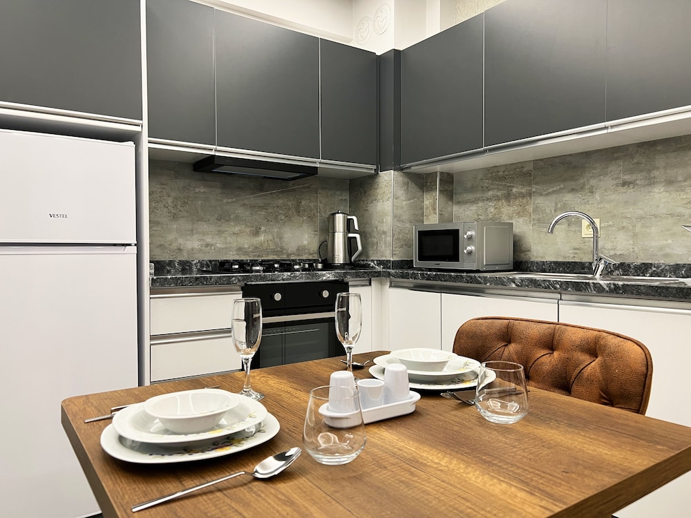 Basic Suite - Photo 4