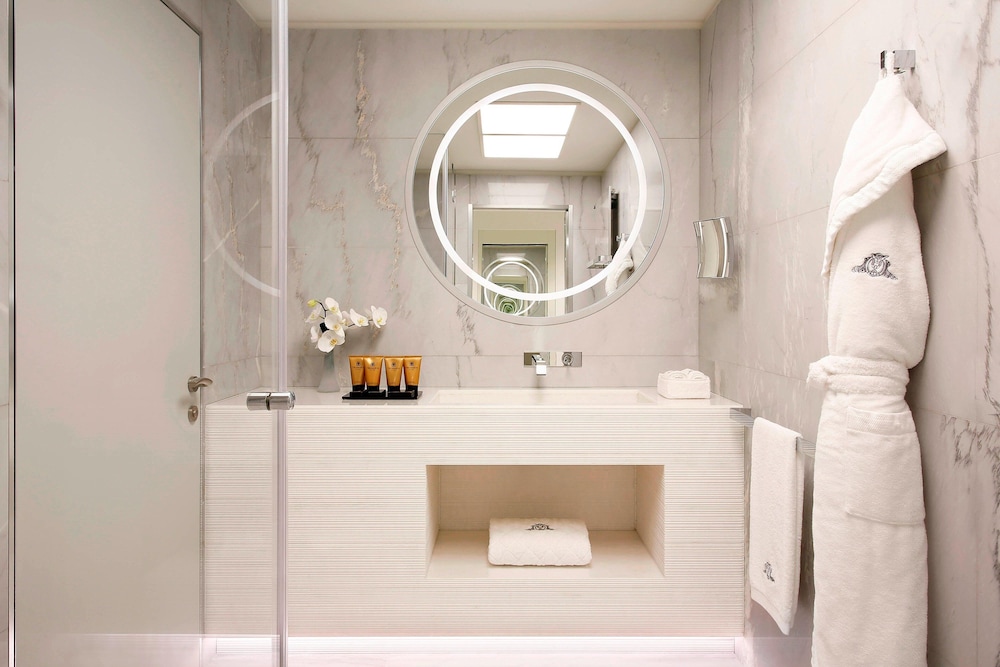 Royal Suite, 4 Bedrooms thumbnail 6