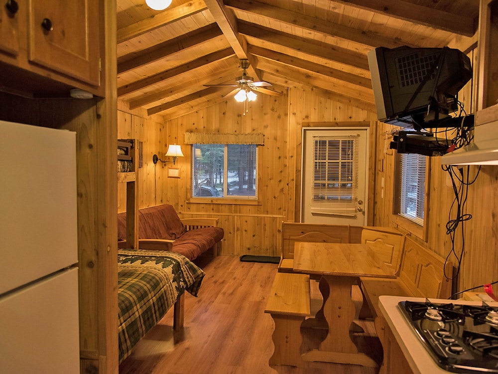 Cabin (No Pets, Linens Available) photo 3