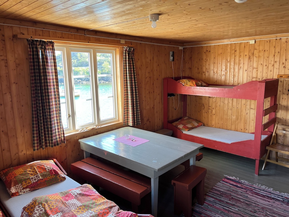 Basic Quadruple Room photo 1