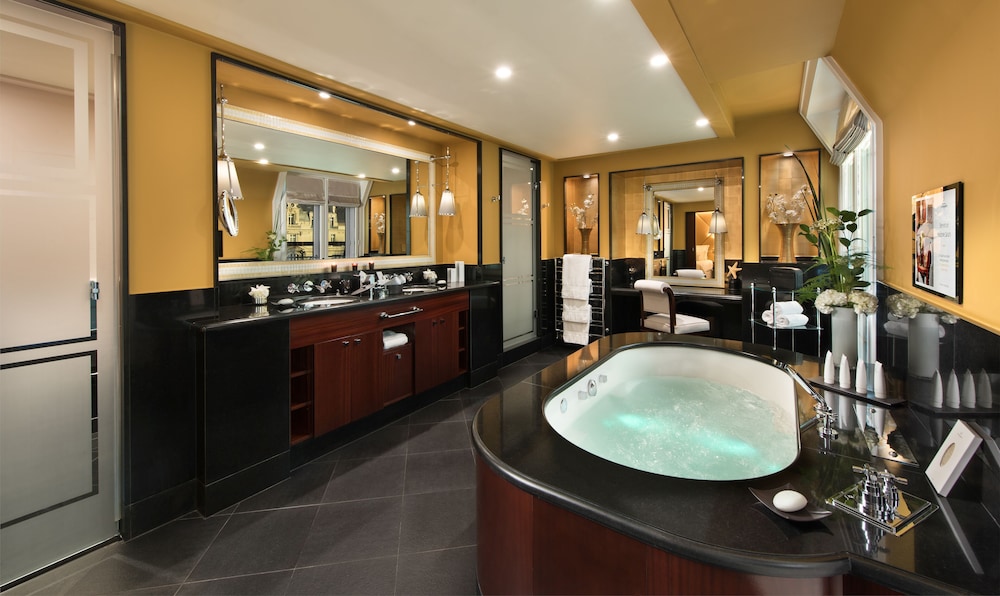 Premium Suite Premium Suite