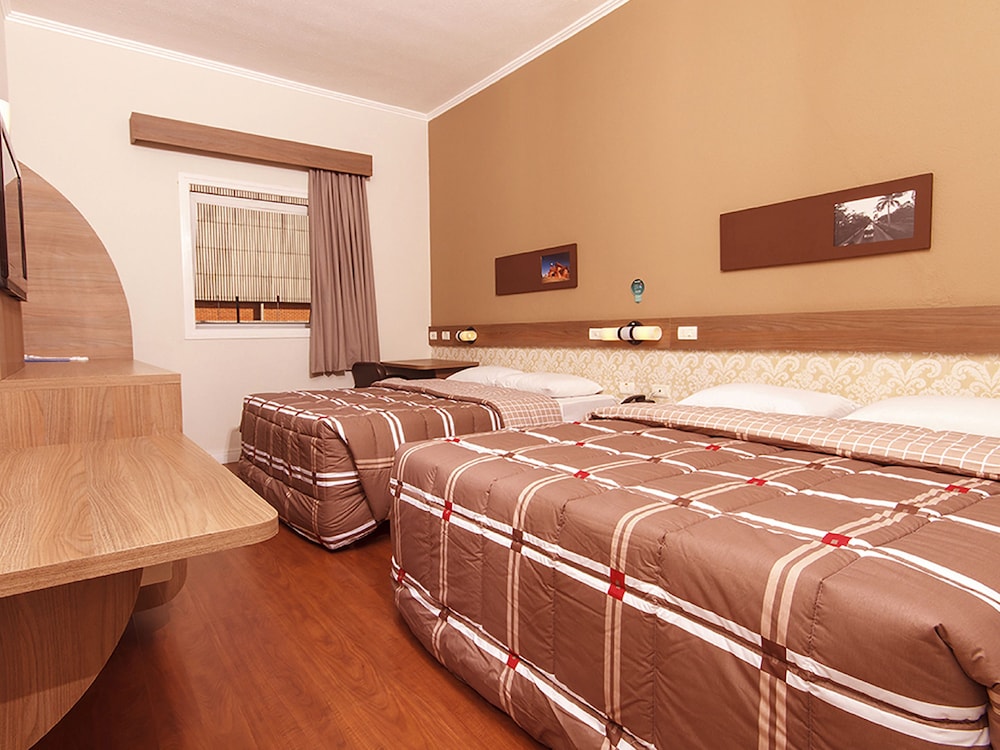 Standard Twin Room, 2 Double Beds photo 1