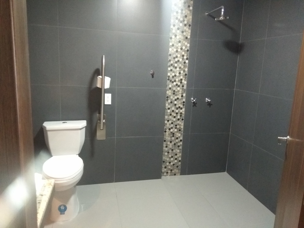 Comfort Twin Room, Multiple Beds, Accessible, Non Smoking photo 3