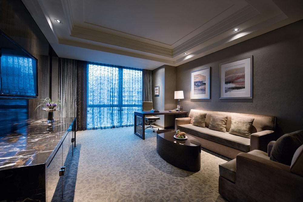Junior Suite, 1 King Bed, Club Lounge Access (Kids Theme) - Photo 2