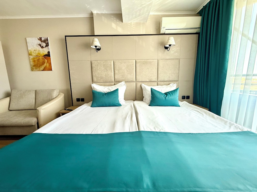 Deluxe Double Room, Garden View photo 2