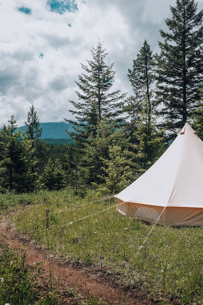 King Tent With Shared Bathroom photo 3