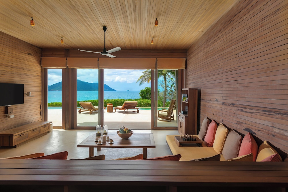 Beachfront 4-Bedroom Pool Villa - Photo 4