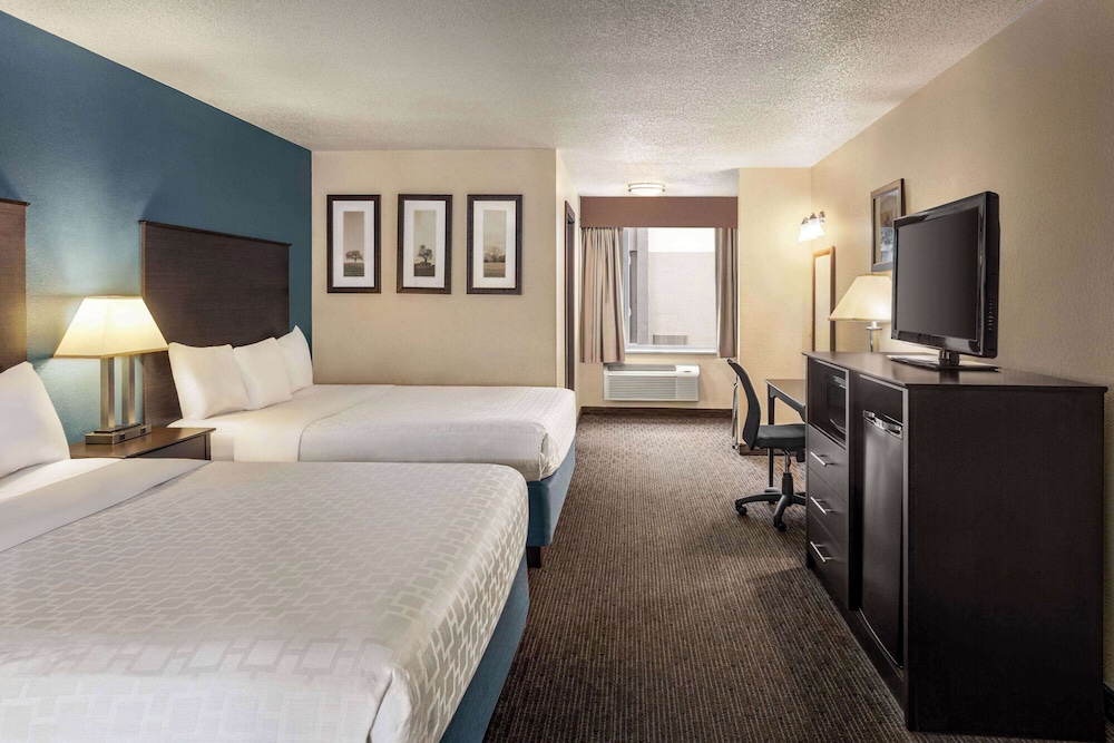 Room, 2 Queen Beds, Accessible, Non Smoking - Photo 2