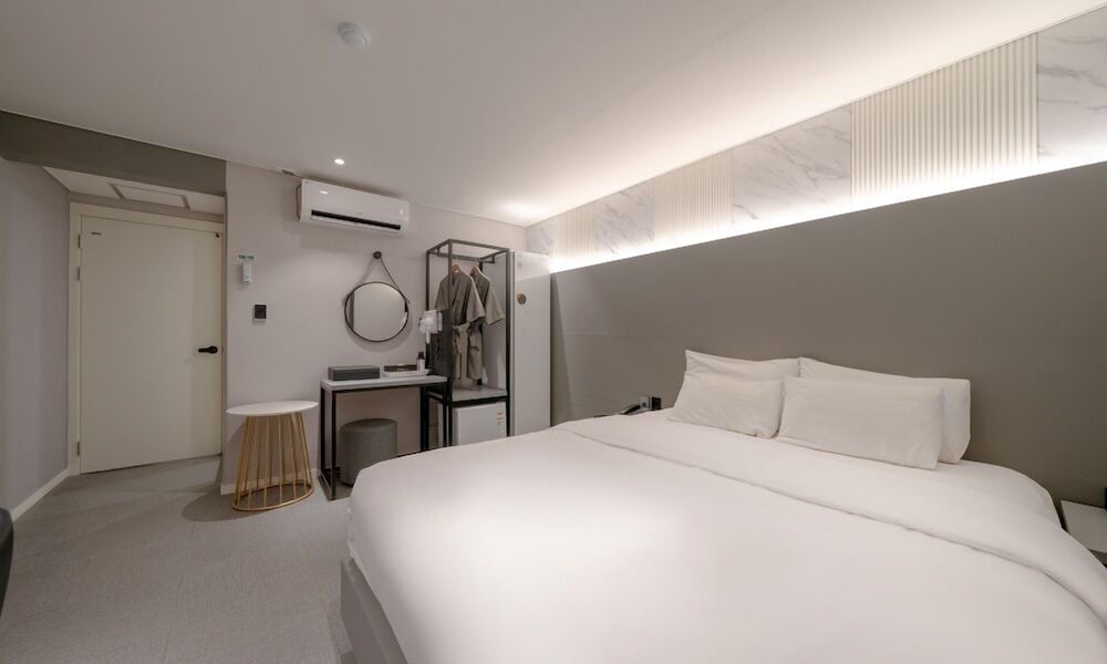 Standard Double Room - Photo 3