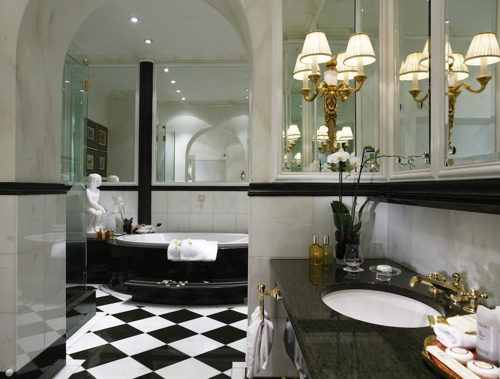Signature Suite