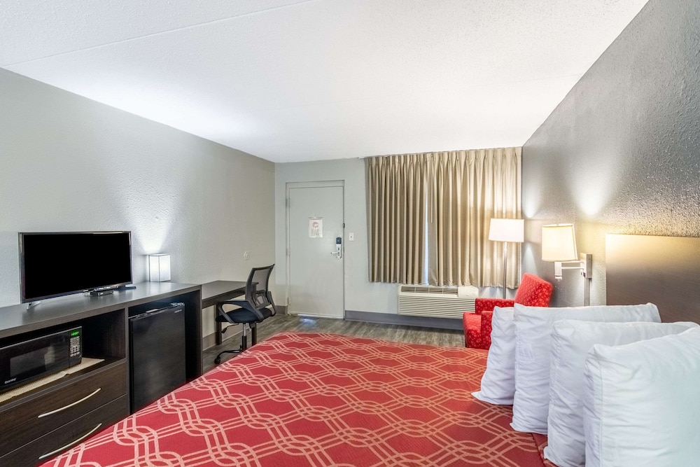 Standard Room, 1 King Bed, Smoking photo 1