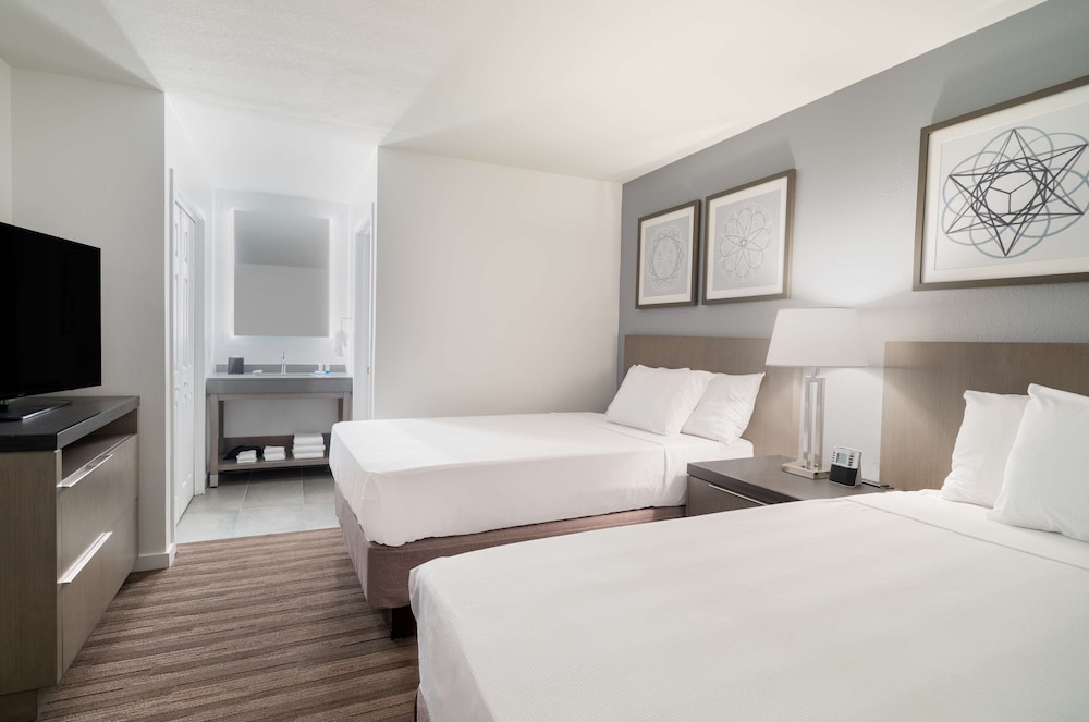 Suite, 2 Bedrooms (Trio Suite plus Sofa bed) - Photo 5