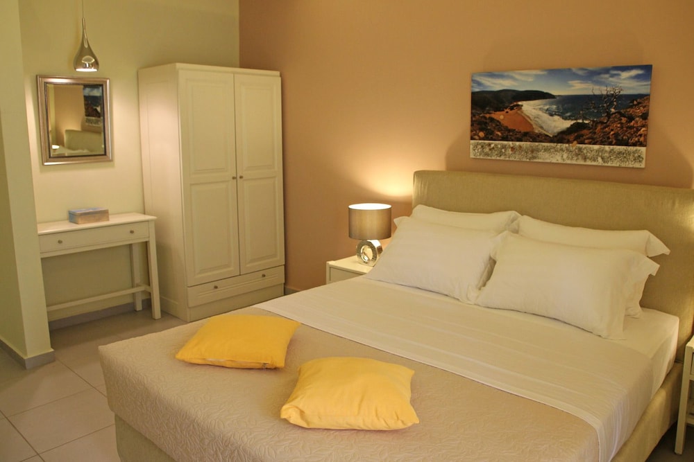 Superior Apartment, 2 Bedrooms, Partial Sea View photo 1