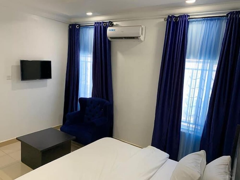 Economy Room, Balcony, City View photo 1