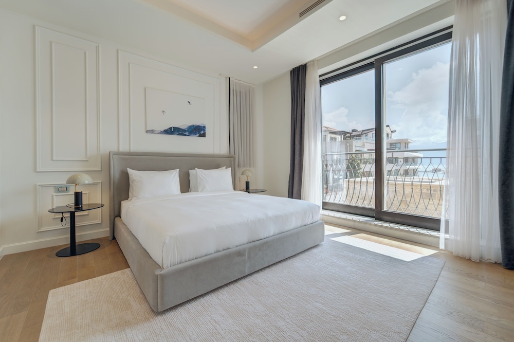 Room, 1 King Bed, Accessible (3 Bds- Castelnuovo Village Suite)