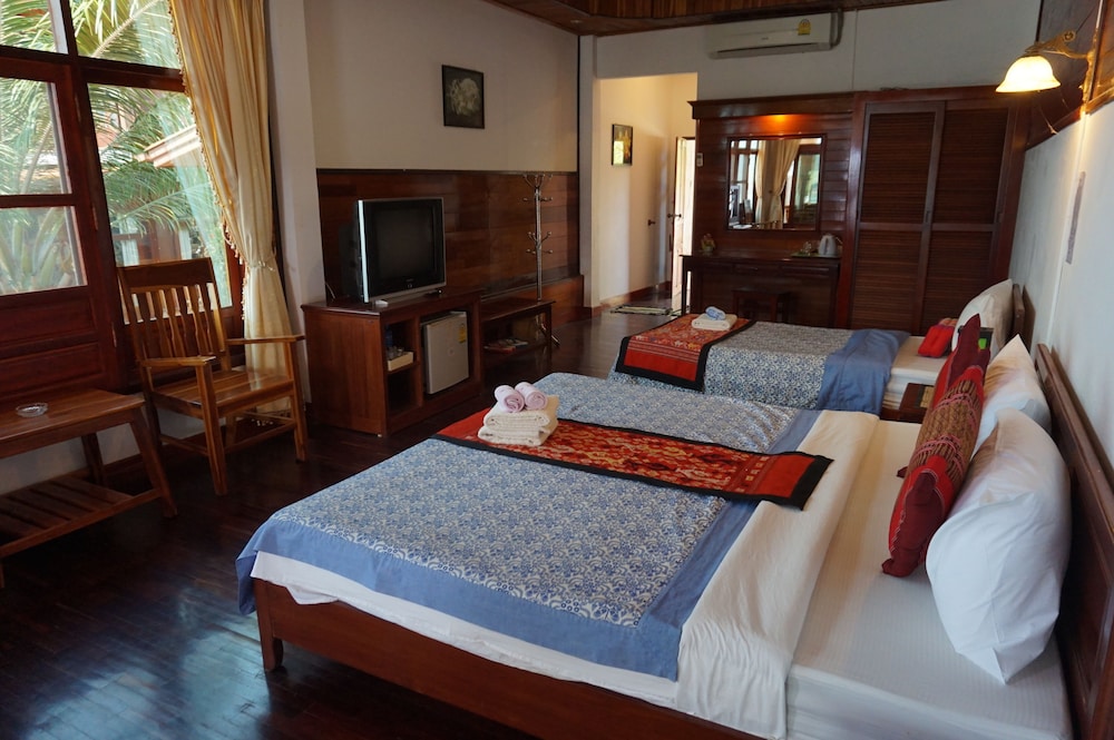 Deluxe Twin-Panorama Mekong River View photo 2