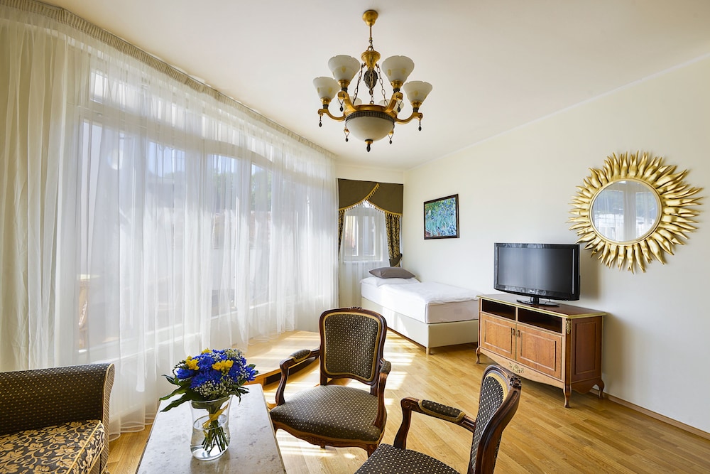 Apartment, 2 Bedrooms, Terrace, City View