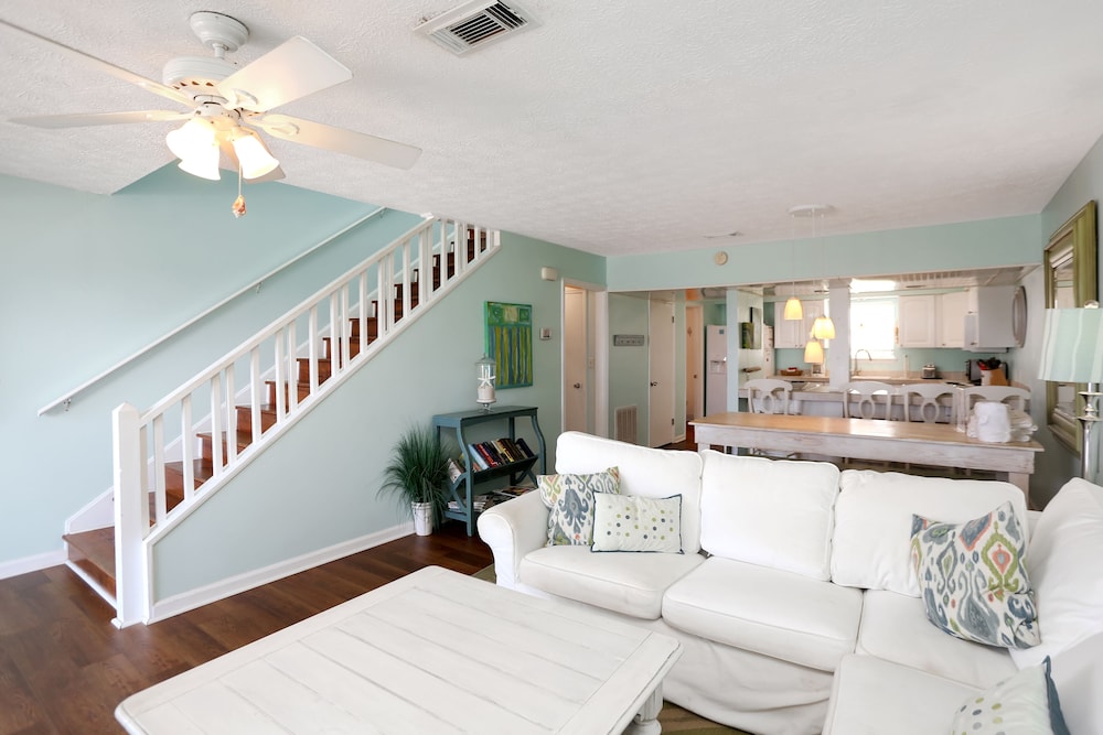 Townhome, Multiple Beds (A Bit of Heaven) photo 3