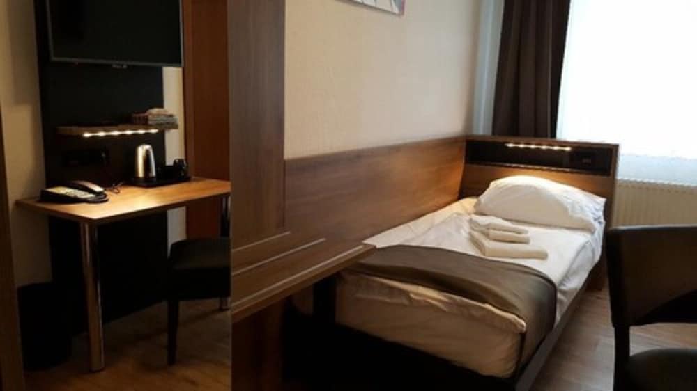 Single Room photo 3