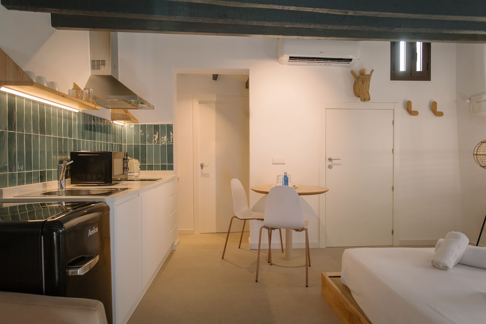 Studio, Ensuite - Photo 6