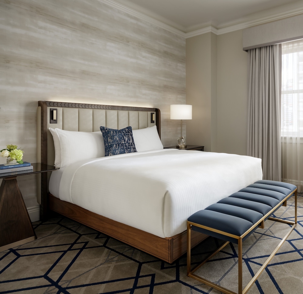 Room, 1 Queen Bed, Non Smoking, City View (Fairmont) - Photo 3