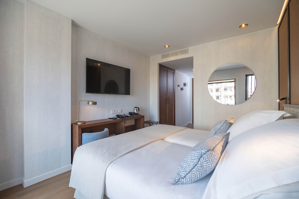 Standard Double Room - Photo 1