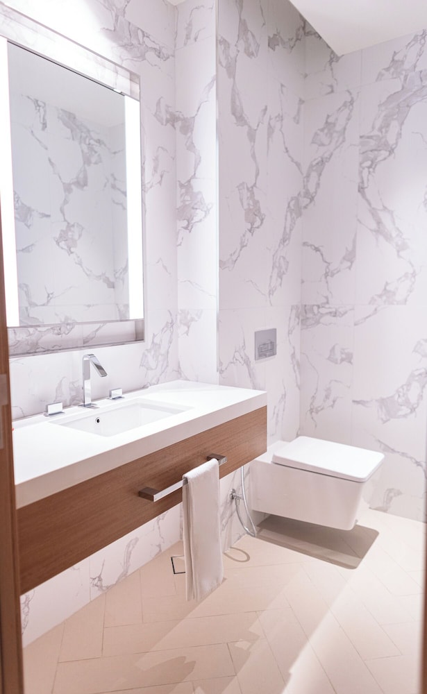 Luxury Apartment, 3 Bedrooms, Executive Level photo 3