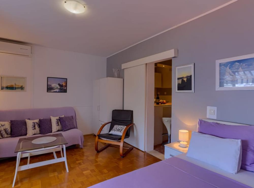 Apartment (One Bedroom Apartment With Terrace An)