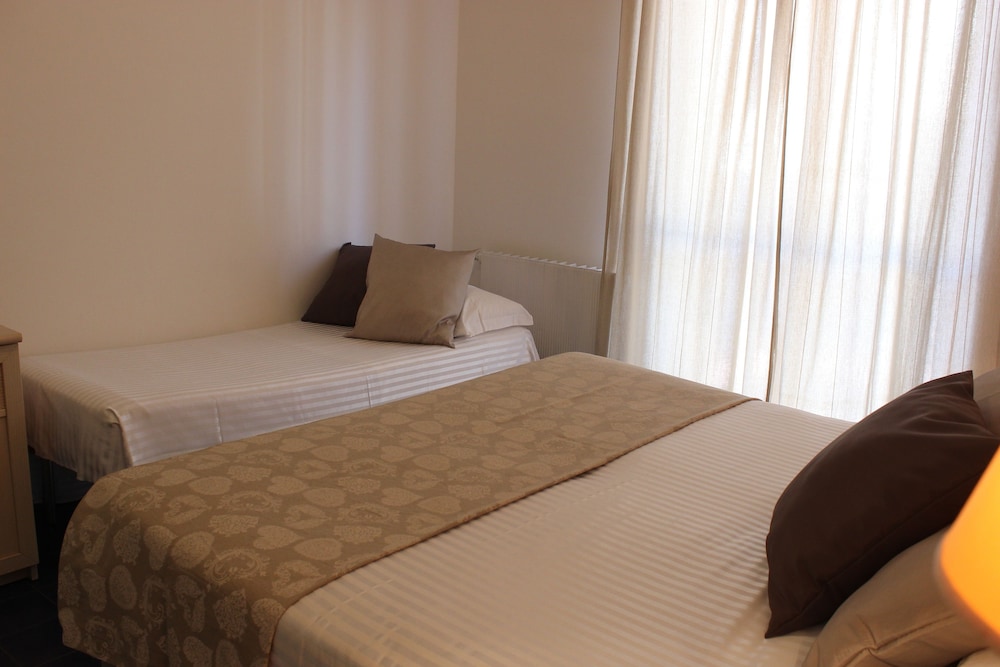 Triple Room - Photo 5