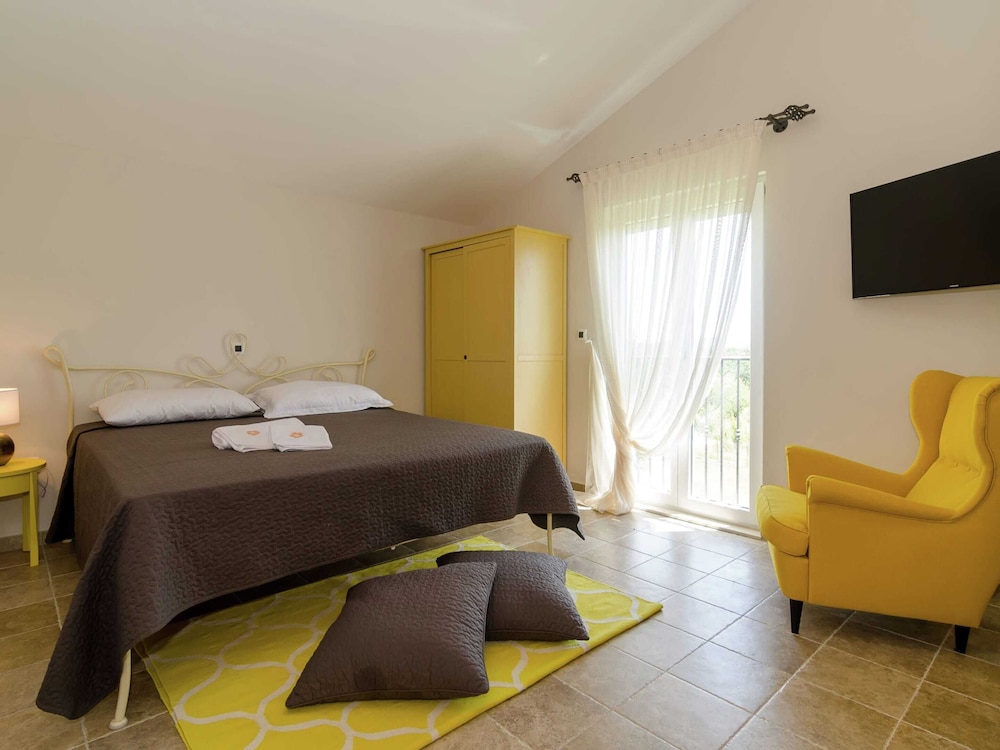 Villa photo 2