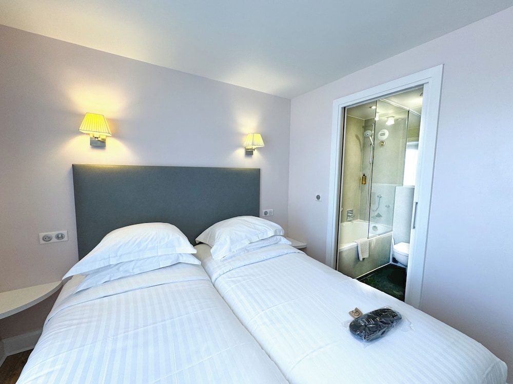 Double Economy Room, without balcony photo 3