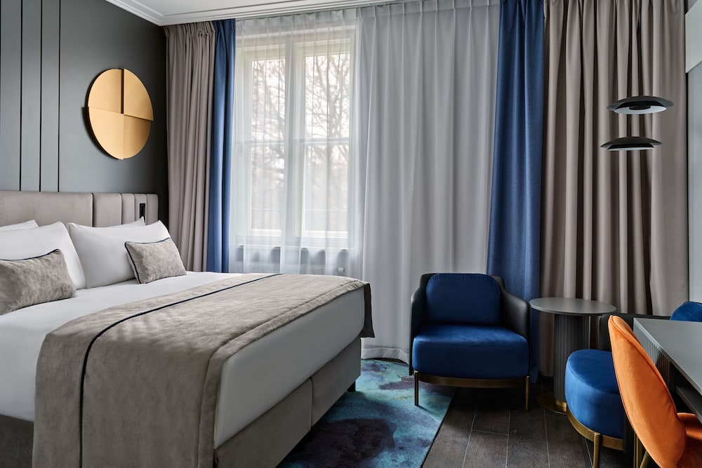 Standard Room, 1 Double Bed, City View - Photo 5