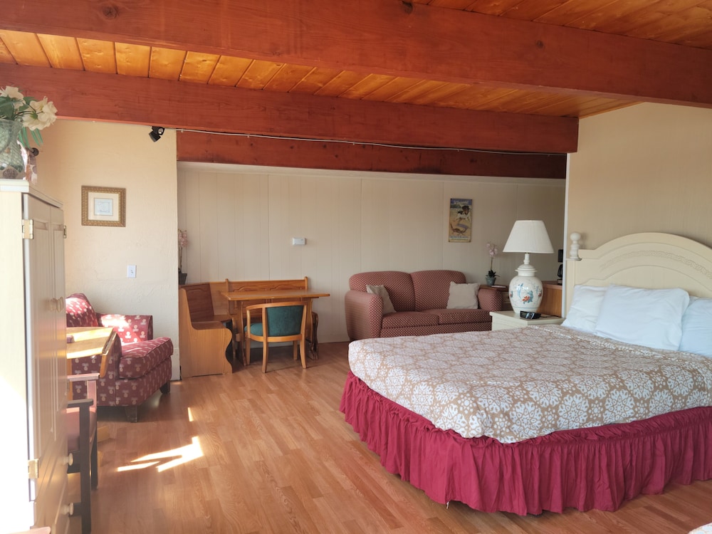 Premium Suite, Multiple Beds, Marina View, Corner photo 1