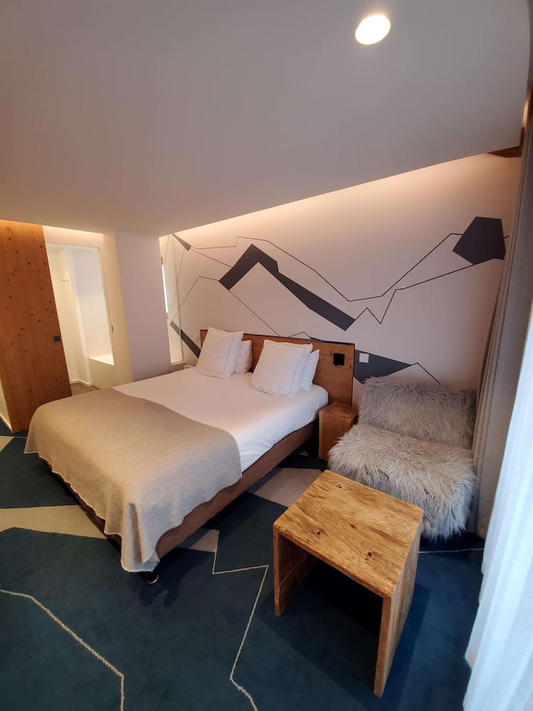 Superior Room, 1 King Bed, Non Smoking (with Sofabed) photo 2