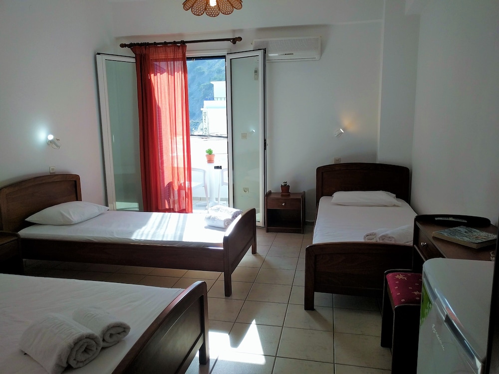 Triple Room photo 2