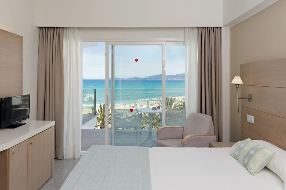 Double Room Single Use, Balcony, Partial Sea View photo 2