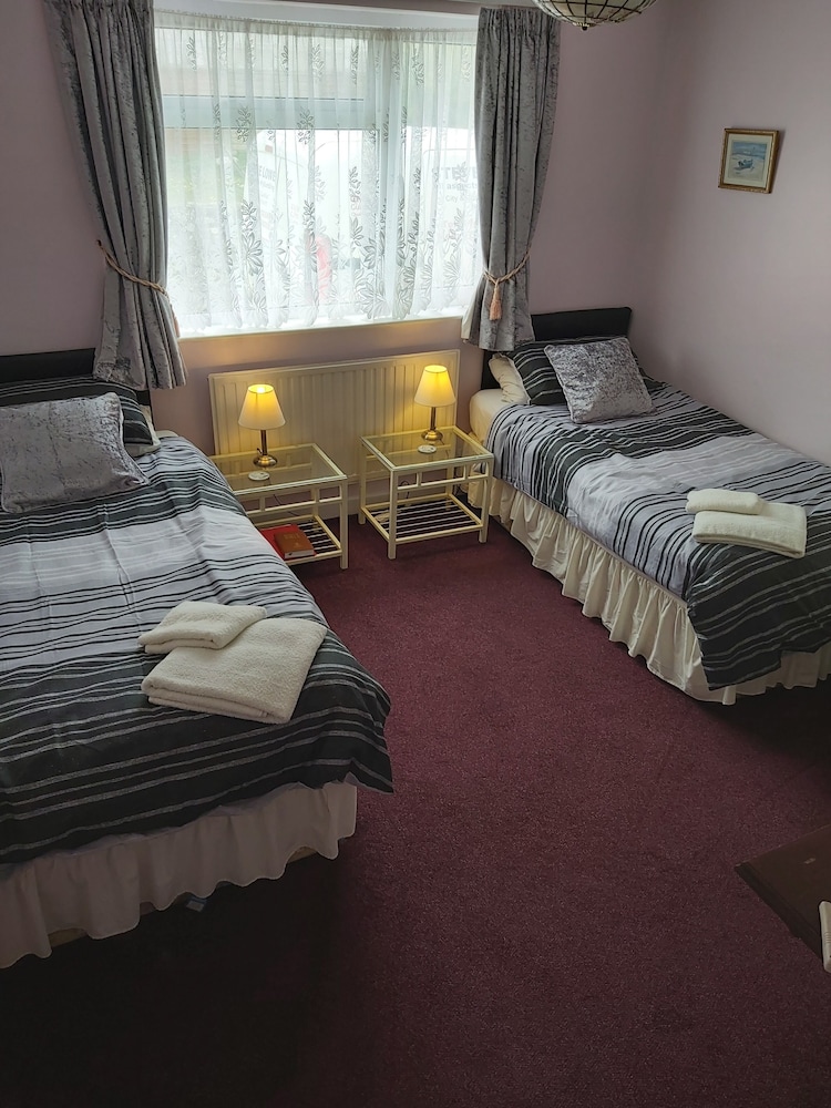 Standard Twin Room (Room 4) photo 1
